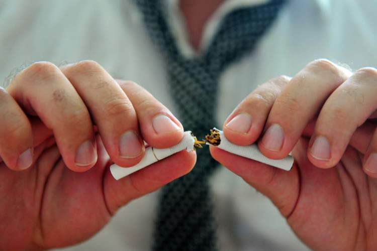 透過心理學視角，呈現從深層習慣中解脫並重塑行為的心理瞬間。